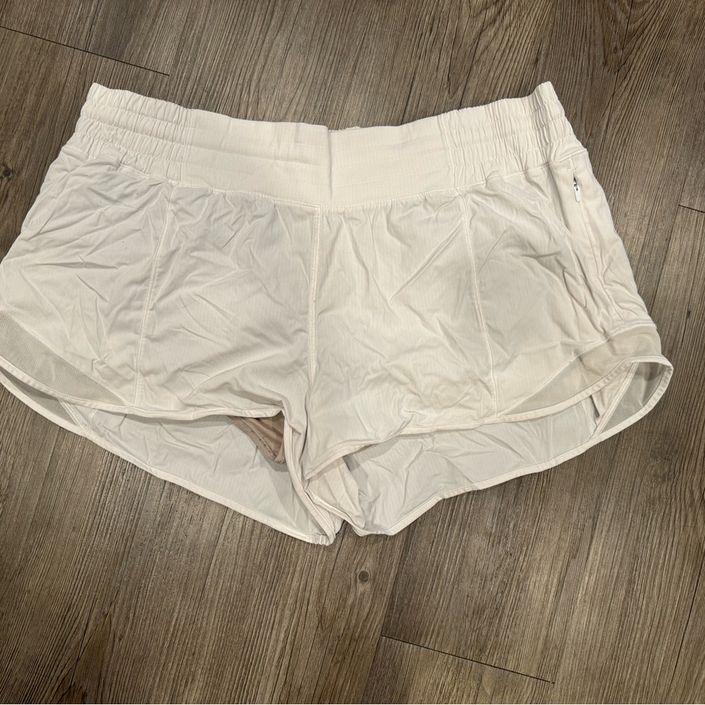 Lululemon Hotty Hot Shorts Low Rise 2.5”